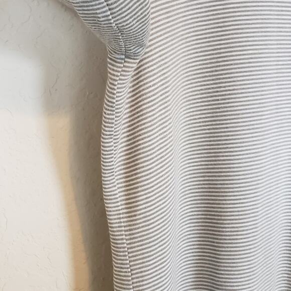 St. John Gray White Mini Striped 3/4 Sleeves Top Women's Medium - Picture 5 of 9